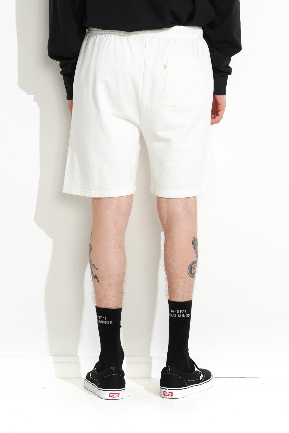 MT031613_PIGTHRWHT_4_bsghlp_1683076166